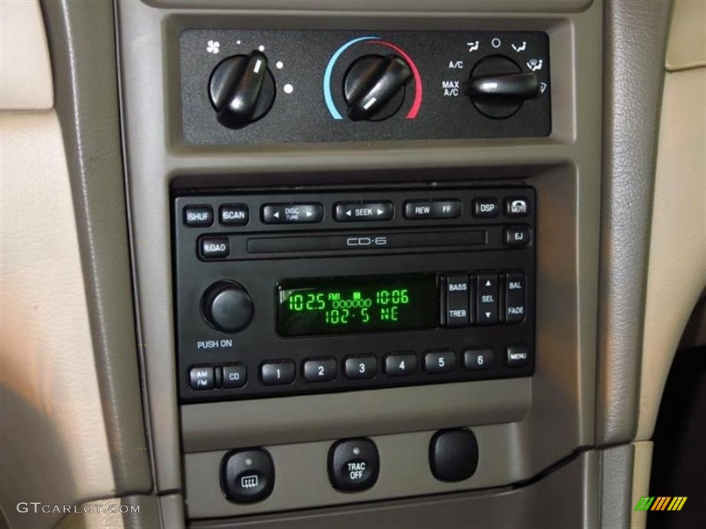 2003 Ford Mustang V6 Convertible Controls Photo #80445764