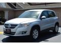 Reflex Silver Metallic - Tiguan SE 4Motion Photo No. 3