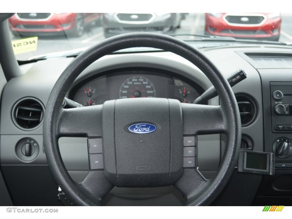 2005 Ford F150 XL SuperCab Medium Flint Grey Steering Wheel Photo #80459057