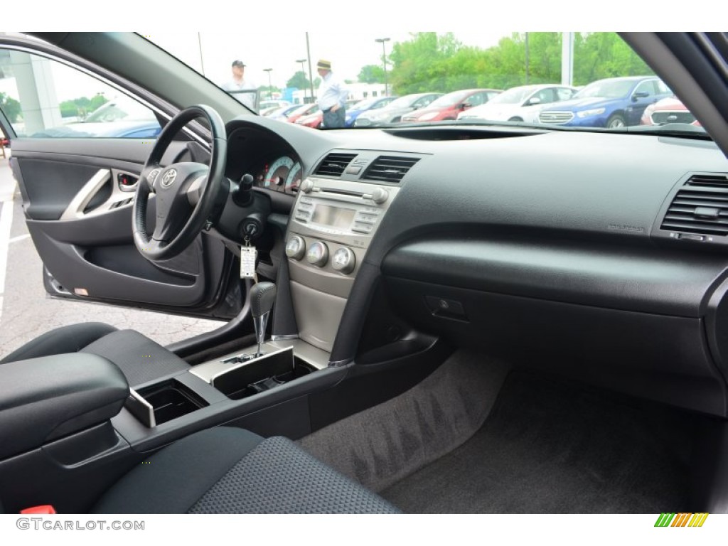 2010 Toyota Camry SE Dark Charcoal Dashboard Photo #80459535