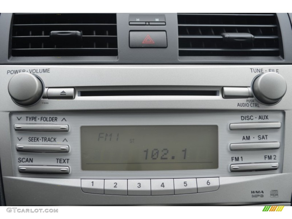 2010 Toyota Camry SE Audio System Photo #80459747