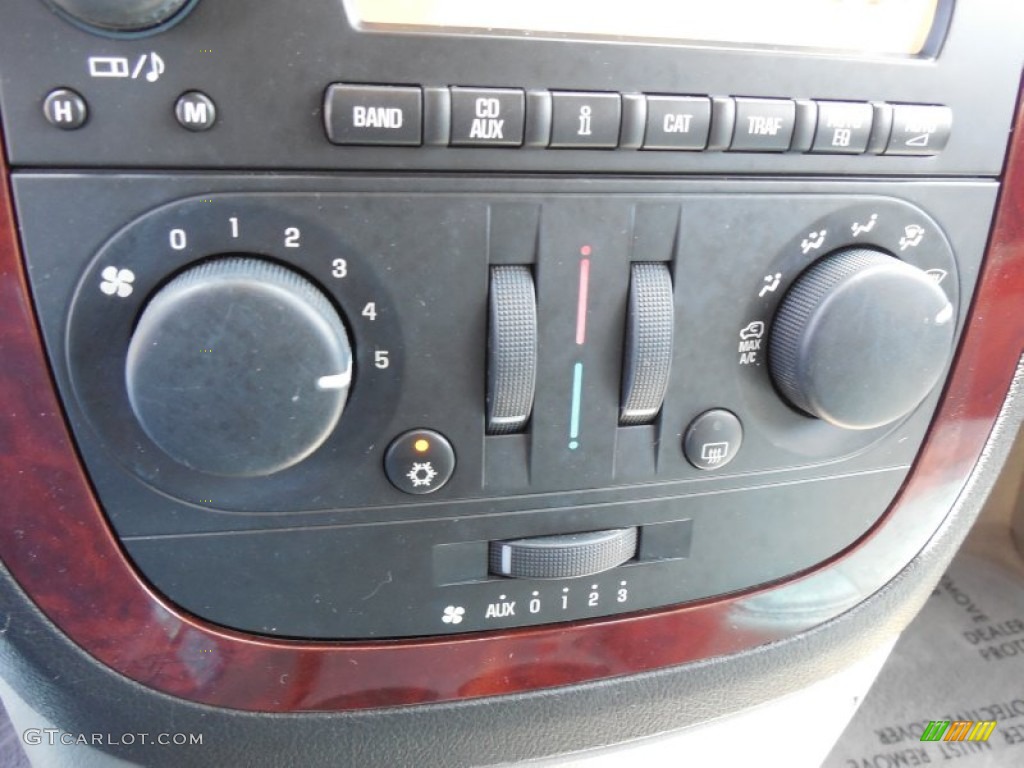 2007 Chevrolet Uplander LT Controls Photos