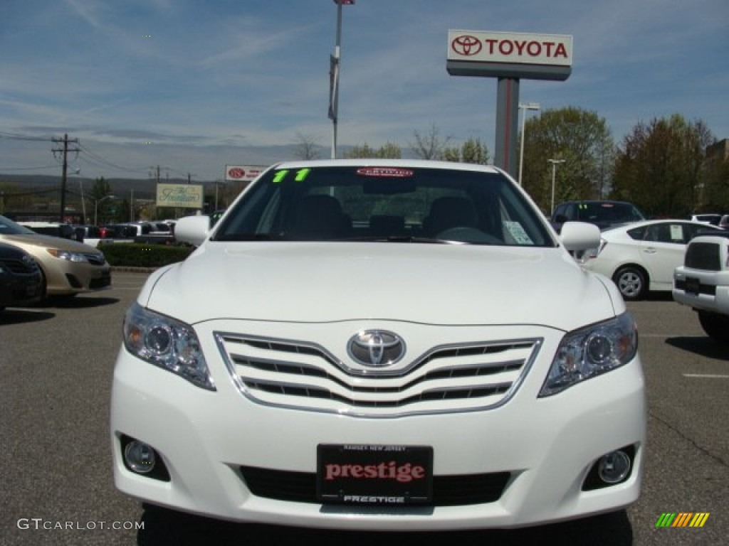 2011 Camry XLE - Super White / Ash photo #2