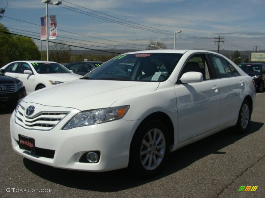 2011 Camry XLE - Super White / Ash photo #3