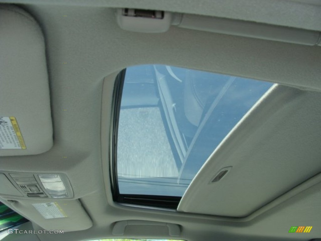 2011 Camry XLE - Super White / Ash photo #8