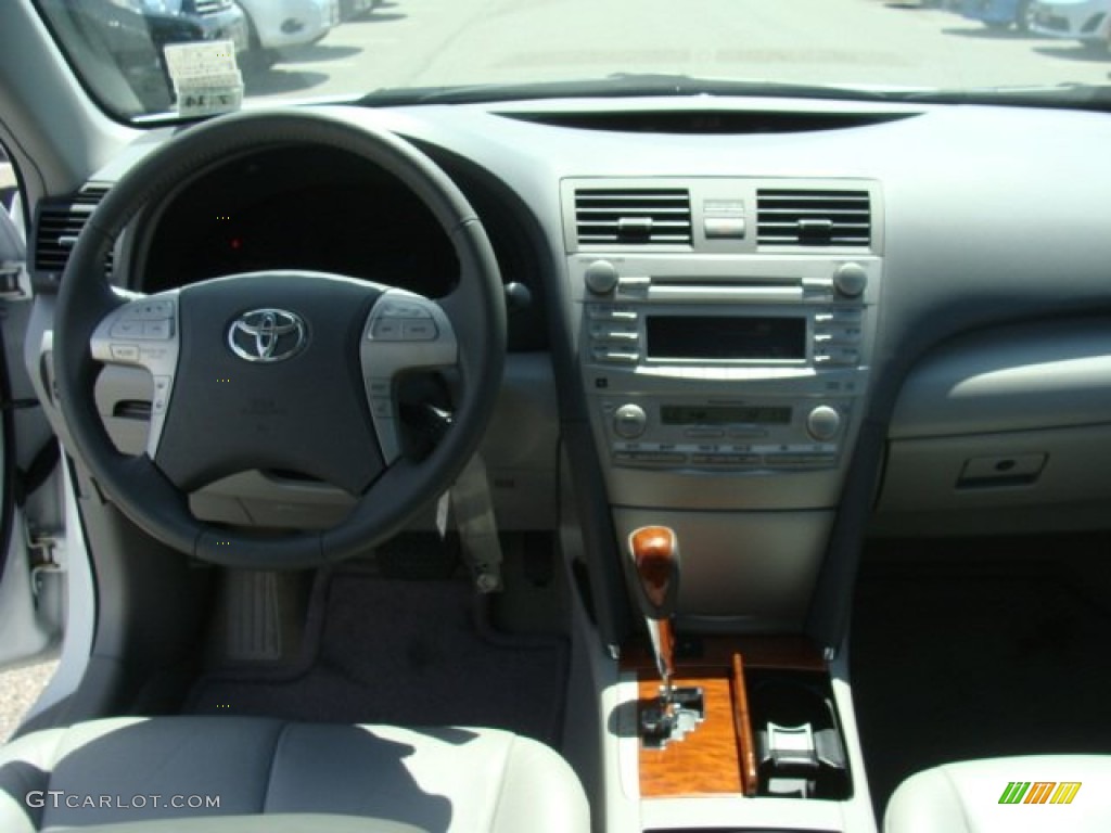 2011 Camry XLE - Super White / Ash photo #9