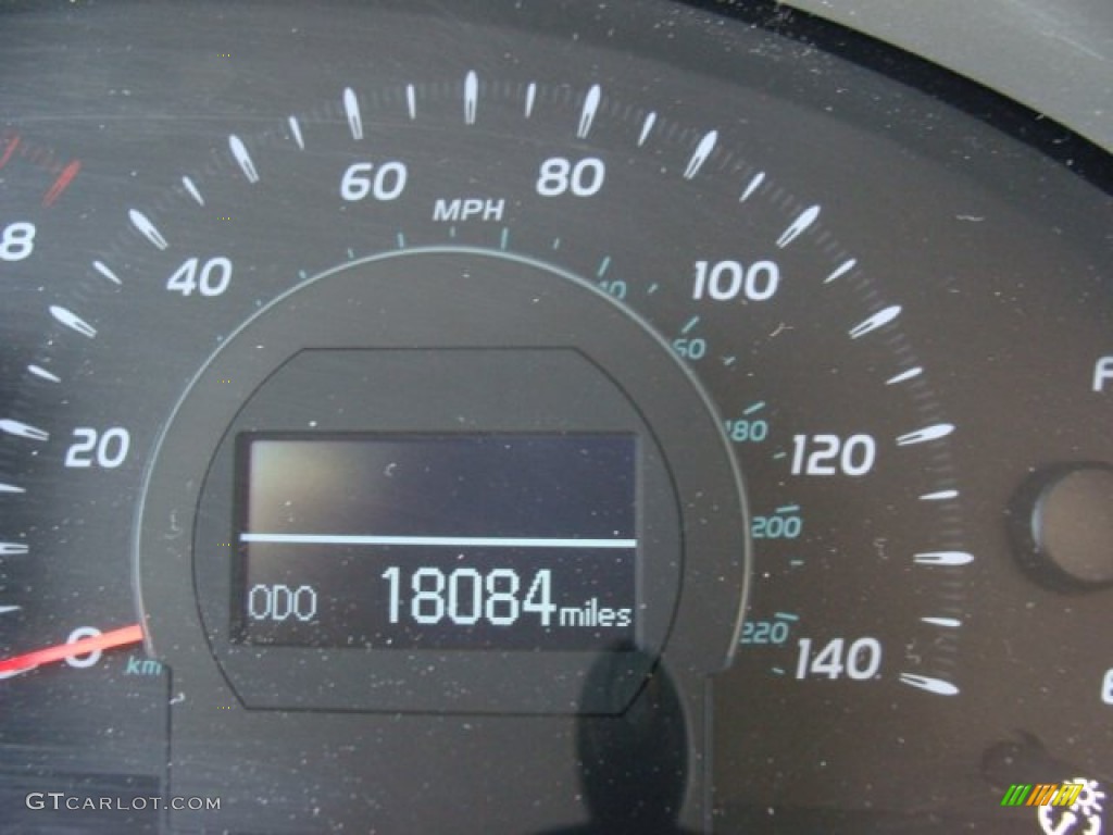 2011 Camry XLE - Super White / Ash photo #10