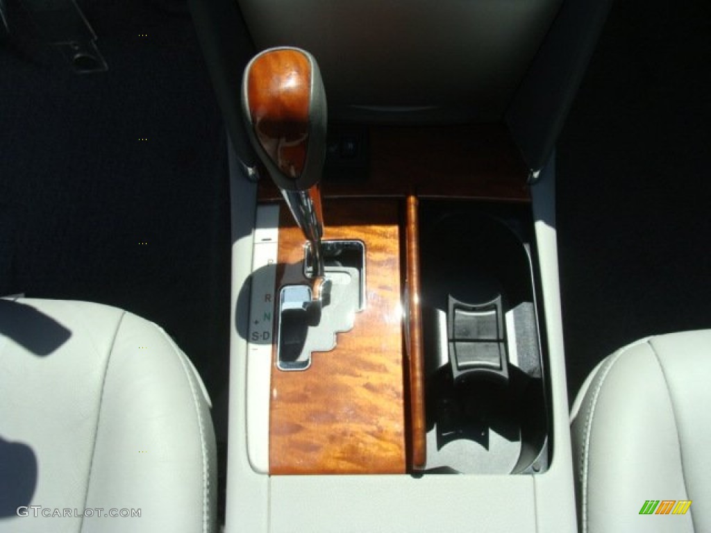 2011 Camry XLE - Super White / Ash photo #12