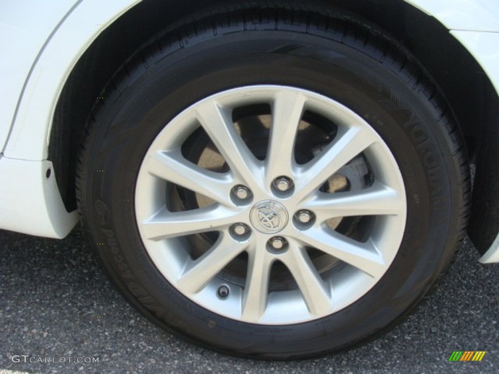 2011 Camry XLE - Super White / Ash photo #14