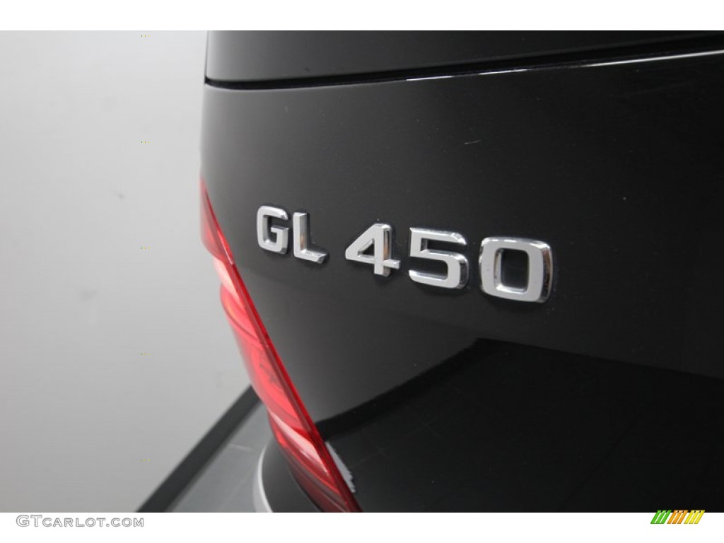 2011 Mercedes-Benz GL 450 4Matic Marks and Logos Photos