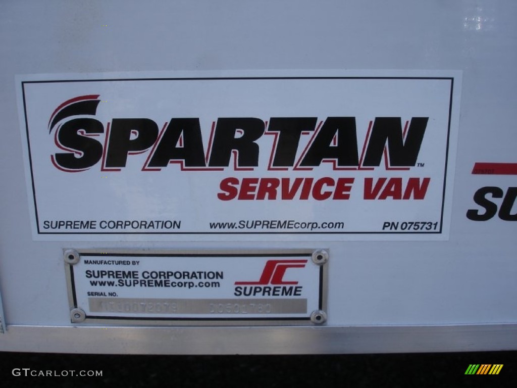 2013 Express Cutaway 3500 Utility Van - Summit White / Medium Pewter photo #15