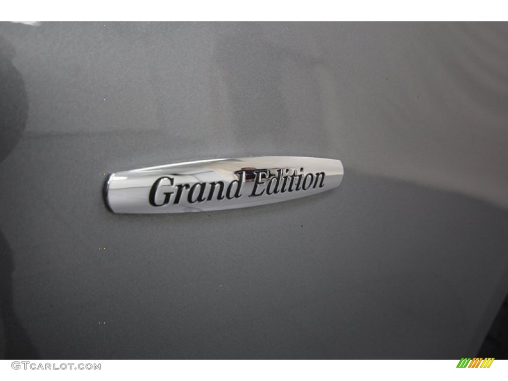 2009 Mercedes-Benz CLK 350 Grand Edition Coupe Marks and Logos Photos