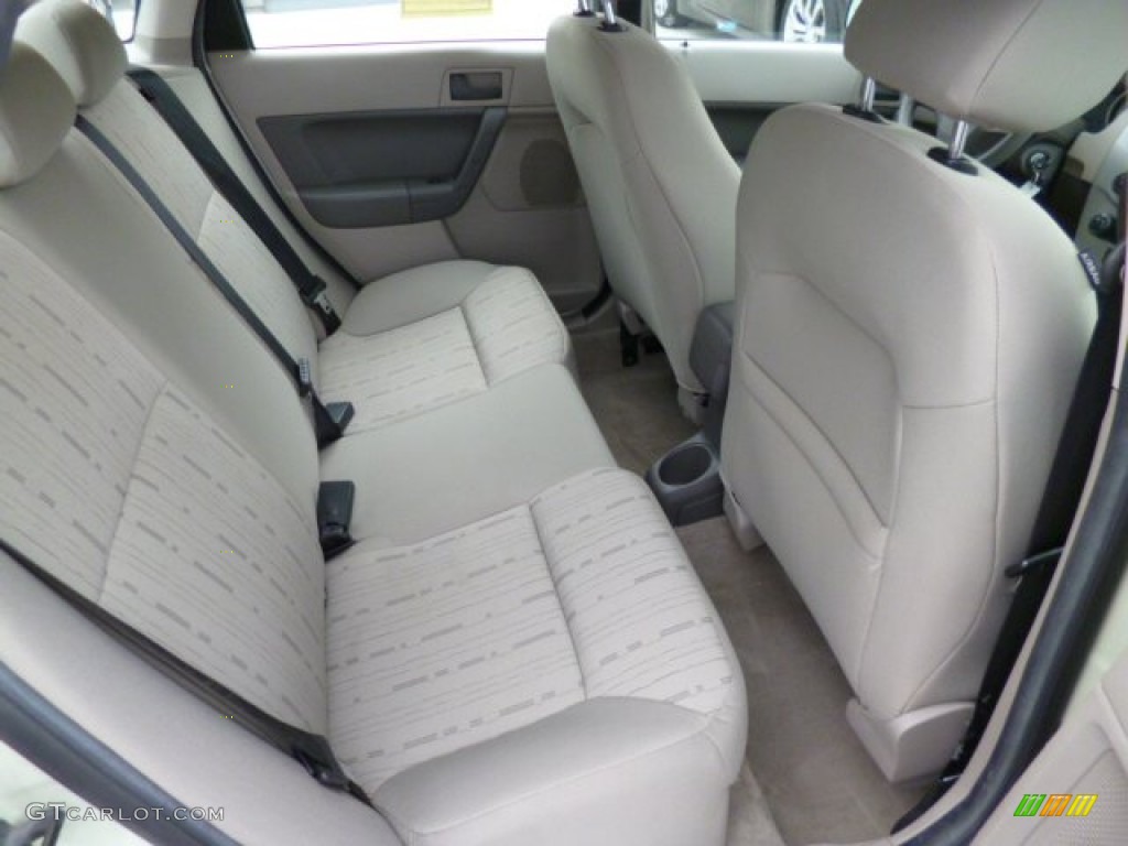 Medium Stone Interior 2010 Ford Focus SE Sedan Photo #80469720