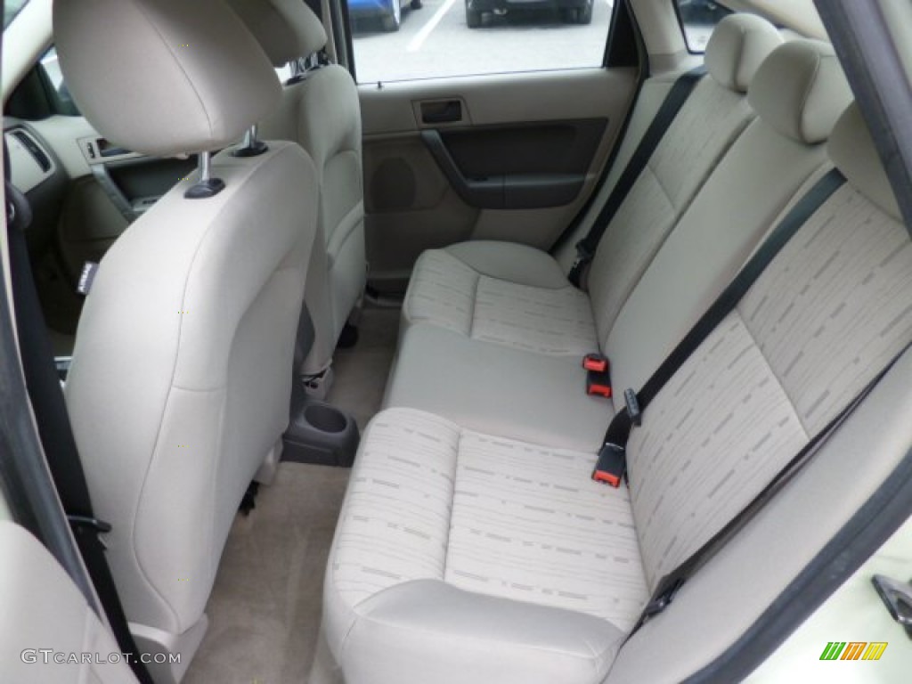 Medium Stone Interior 2010 Ford Focus SE Sedan Photo #80469884