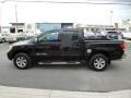 Galaxy Black - Titan SE Crew Cab 4x4 Photo No. 8