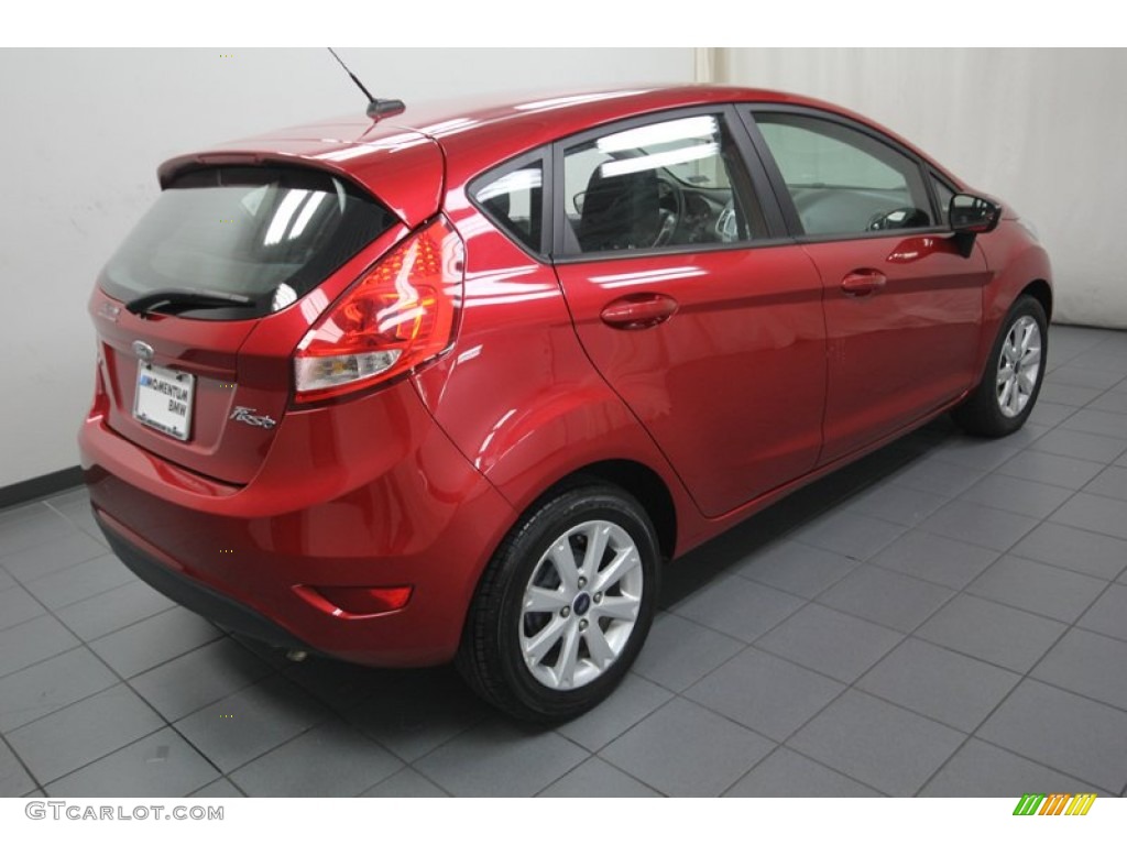 2011 Fiesta SE Hatchback - Bright Magenta Metallic / Charcoal Black/Blue Cloth photo #10