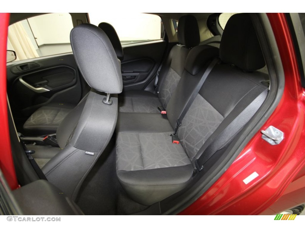 2011 Fiesta SE Hatchback - Bright Magenta Metallic / Charcoal Black/Blue Cloth photo #13