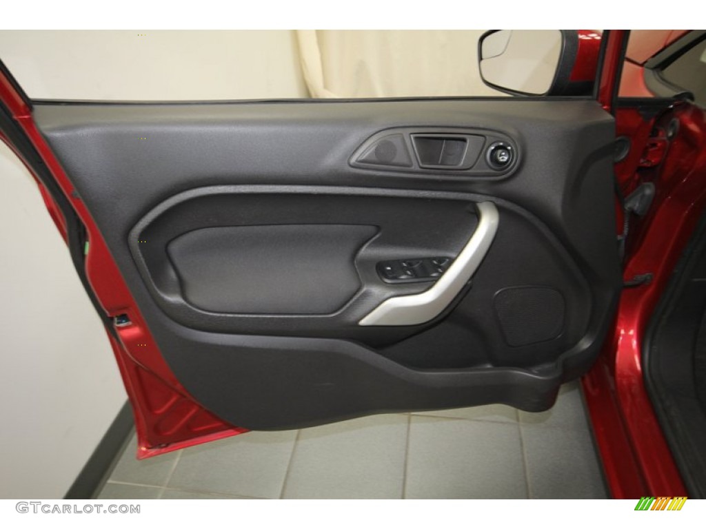 2011 Fiesta SE Hatchback - Bright Magenta Metallic / Charcoal Black/Blue Cloth photo #14
