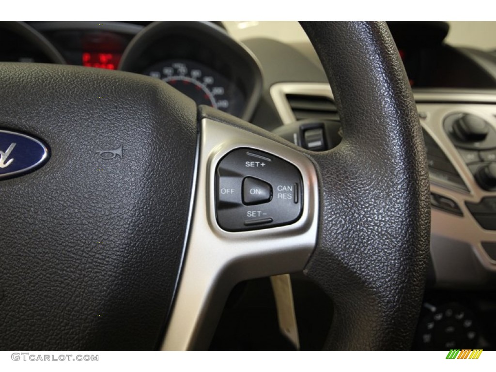2011 Fiesta SE Hatchback - Bright Magenta Metallic / Charcoal Black/Blue Cloth photo #23