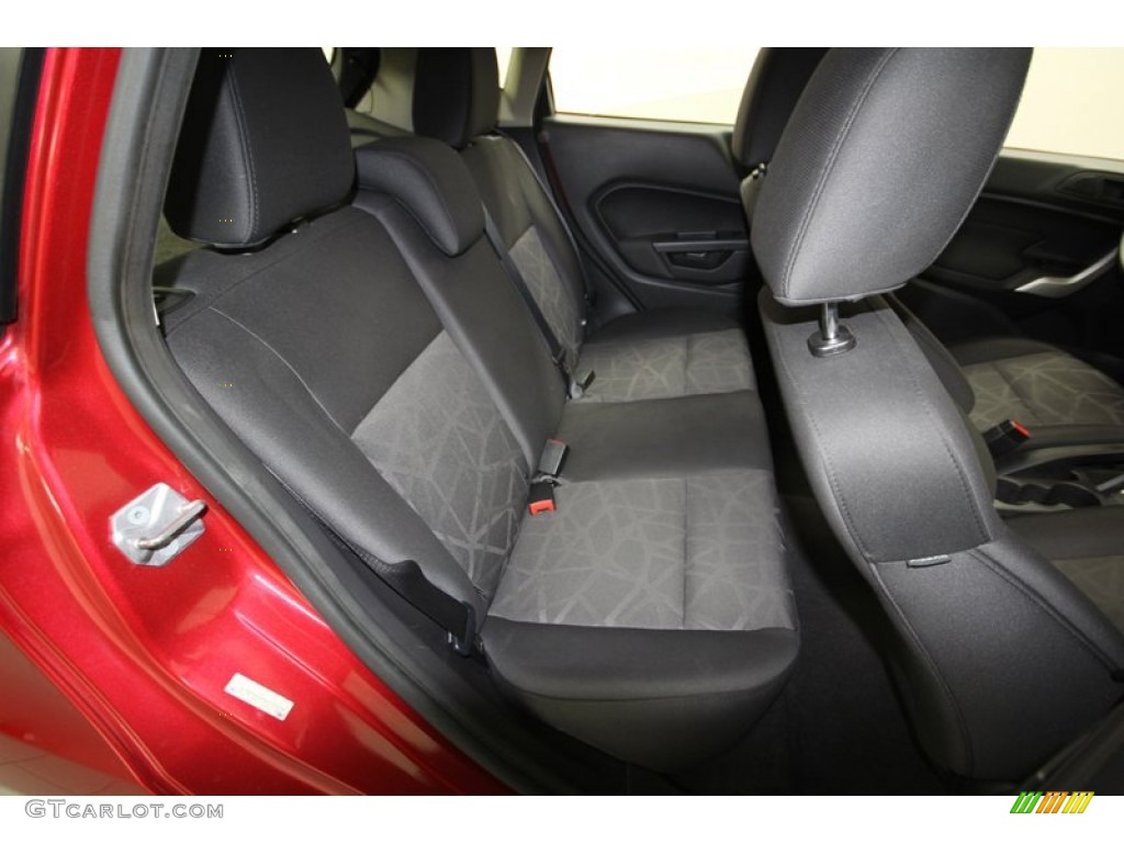 2011 Fiesta SE Hatchback - Bright Magenta Metallic / Charcoal Black/Blue Cloth photo #32