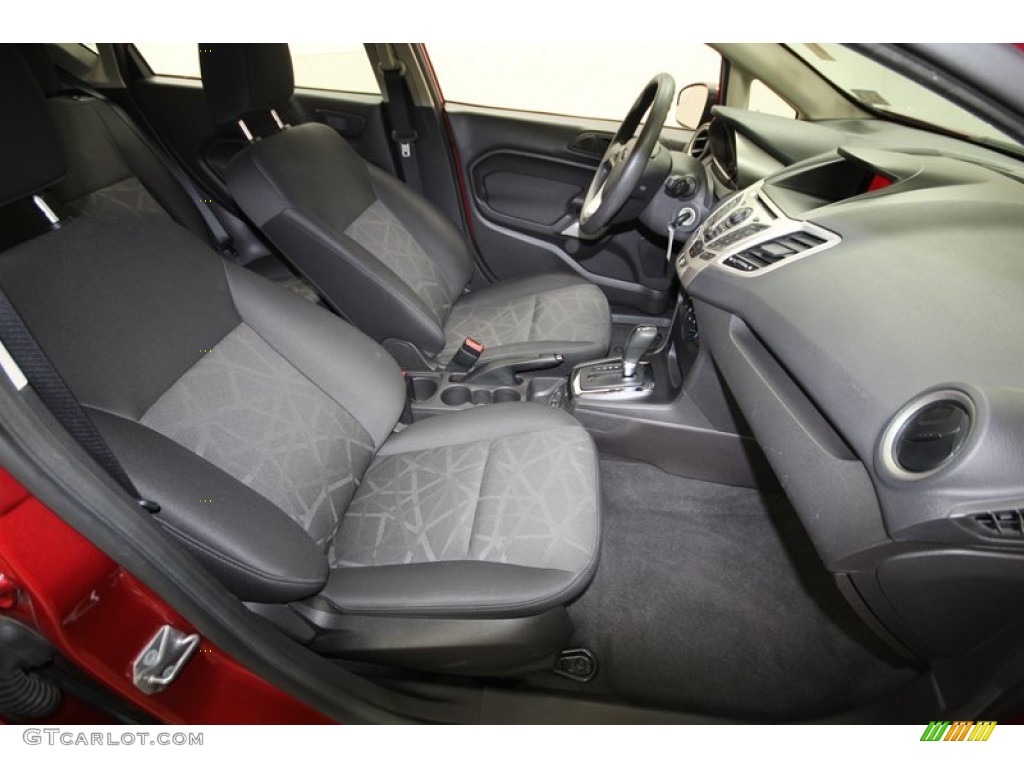2011 Fiesta SE Hatchback - Bright Magenta Metallic / Charcoal Black/Blue Cloth photo #35
