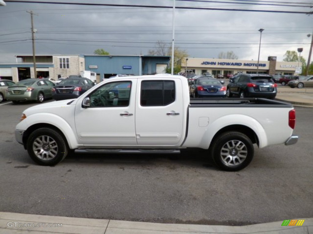 2013 Frontier SL V6 Crew Cab 4x4 - Glacier White / Steel photo #4