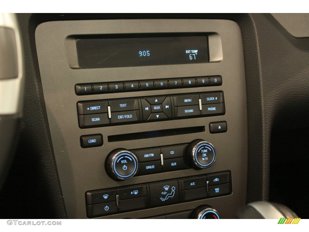 2013 Ford Mustang V6 Convertible Controls Photos