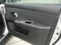 Brilliant Silver - Versa 1.8 S Hatchback Photo No. 21