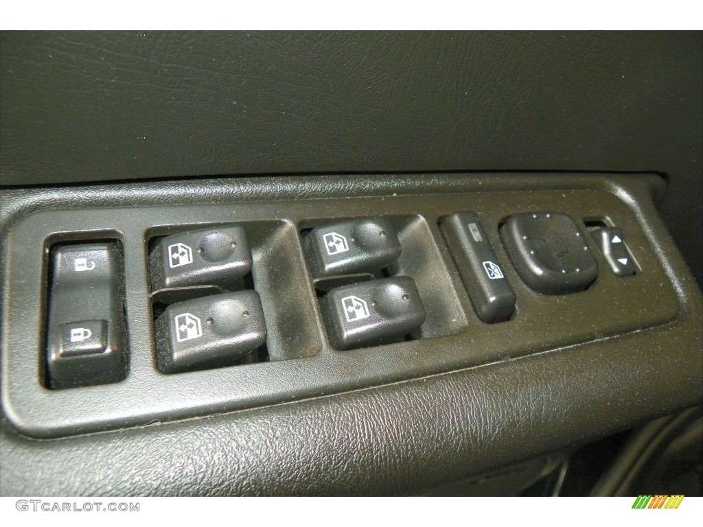2005 Hummer H2 SUV Controls Photo #80486010