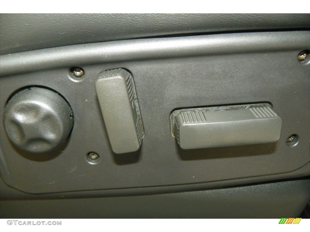 2005 Hummer H2 SUV Controls Photo #80486158