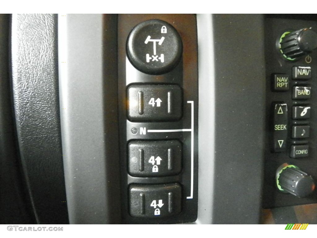 2005 Hummer H2 SUV Controls Photo #80486445