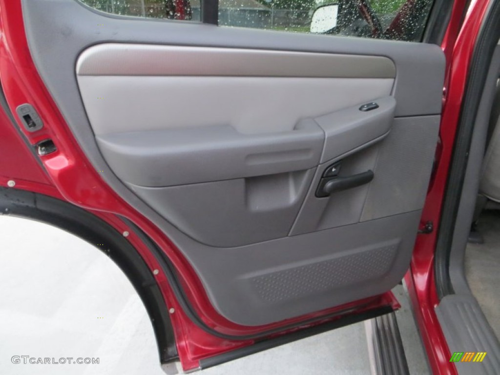 2004 Explorer XLT - Redfire Metallic / Graphite photo #32