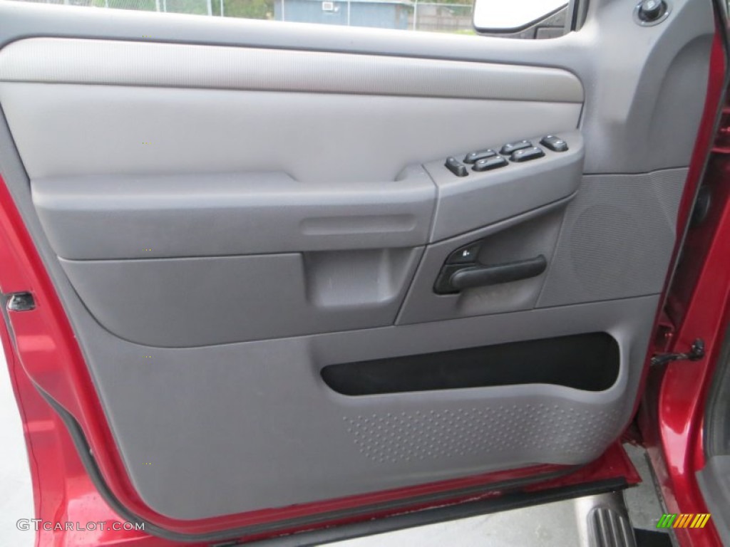2004 Explorer XLT - Redfire Metallic / Graphite photo #34