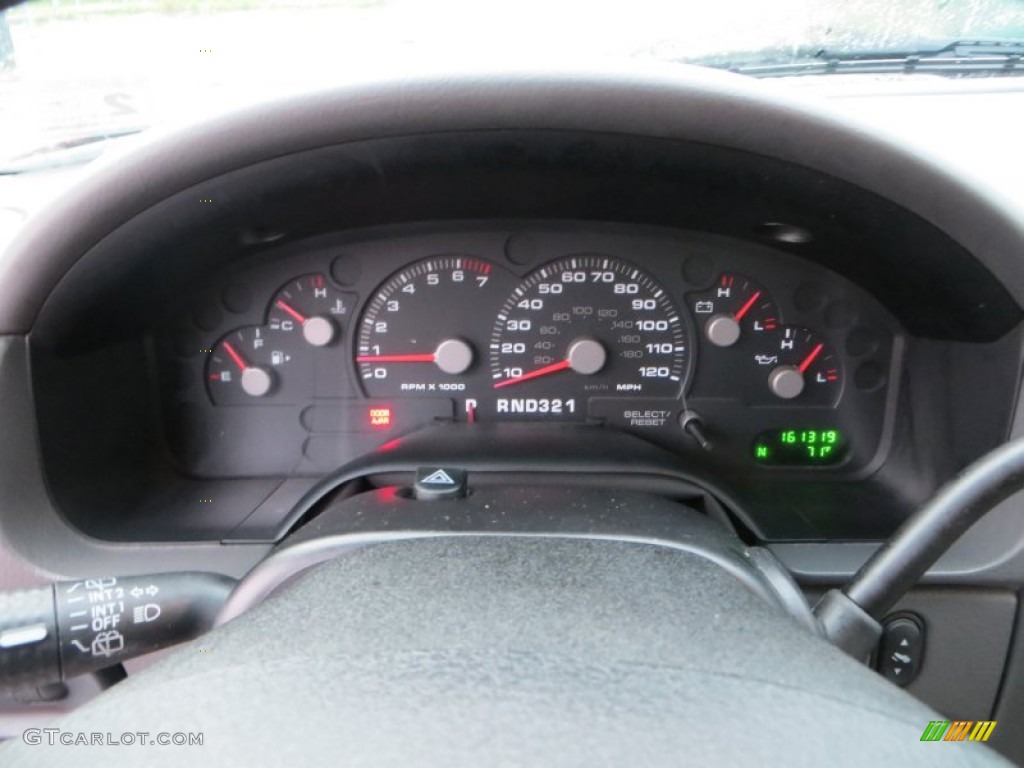 2004 Explorer XLT - Redfire Metallic / Graphite photo #44