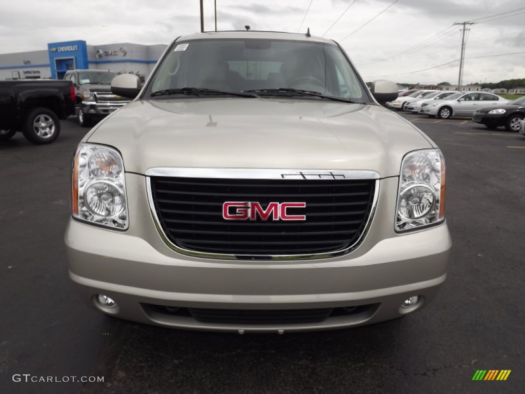 2013 Yukon SLT - Champagne Silver Metallic / Light Tan photo #2