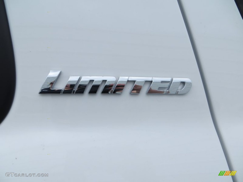 2013 Toyota Sequoia Limited Marks and Logos Photos