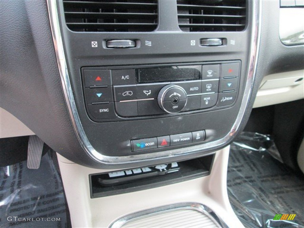 2012 Grand Caravan Crew - Bright Silver Metallic / Black/Light Graystone photo #18