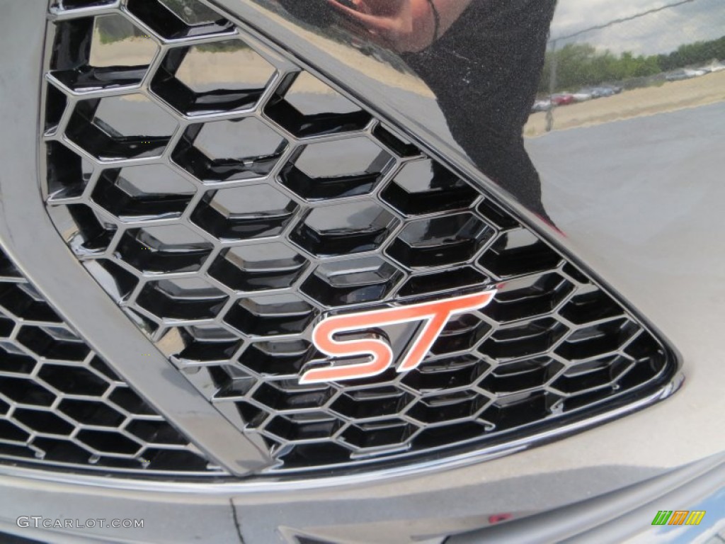 2013 Focus ST Hatchback - Tuxedo Black / ST Smoke Storm Recaro Seats photo #13