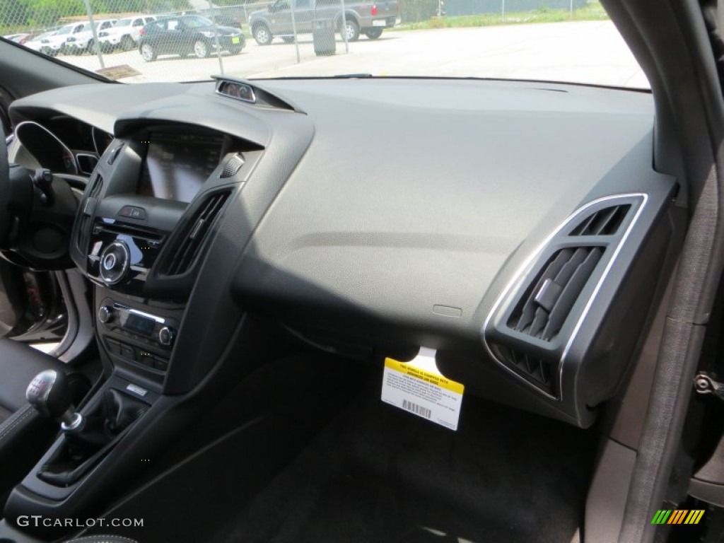 2013 Focus ST Hatchback - Tuxedo Black / ST Smoke Storm Recaro Seats photo #19