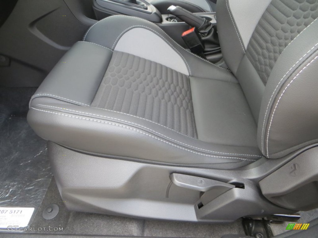 2013 Focus ST Hatchback - Tuxedo Black / ST Smoke Storm Recaro Seats photo #24