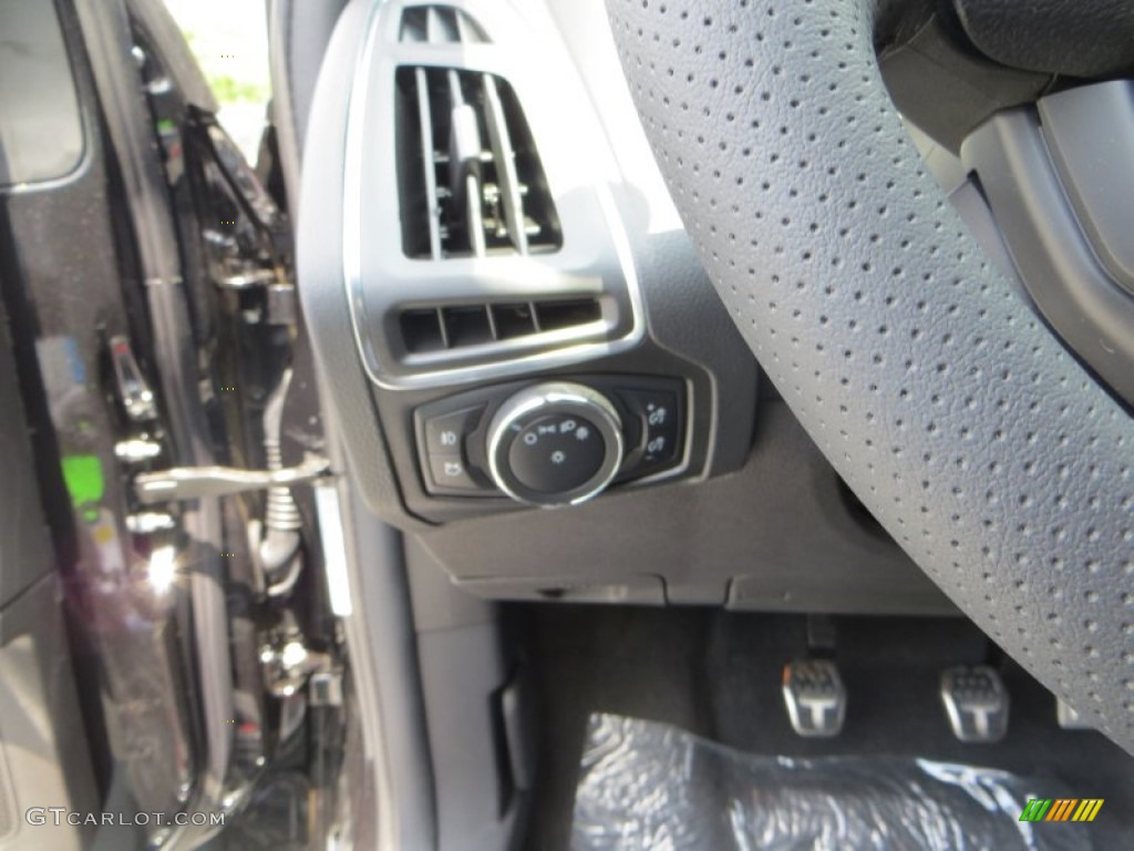 2013 Focus ST Hatchback - Tuxedo Black / ST Smoke Storm Recaro Seats photo #35