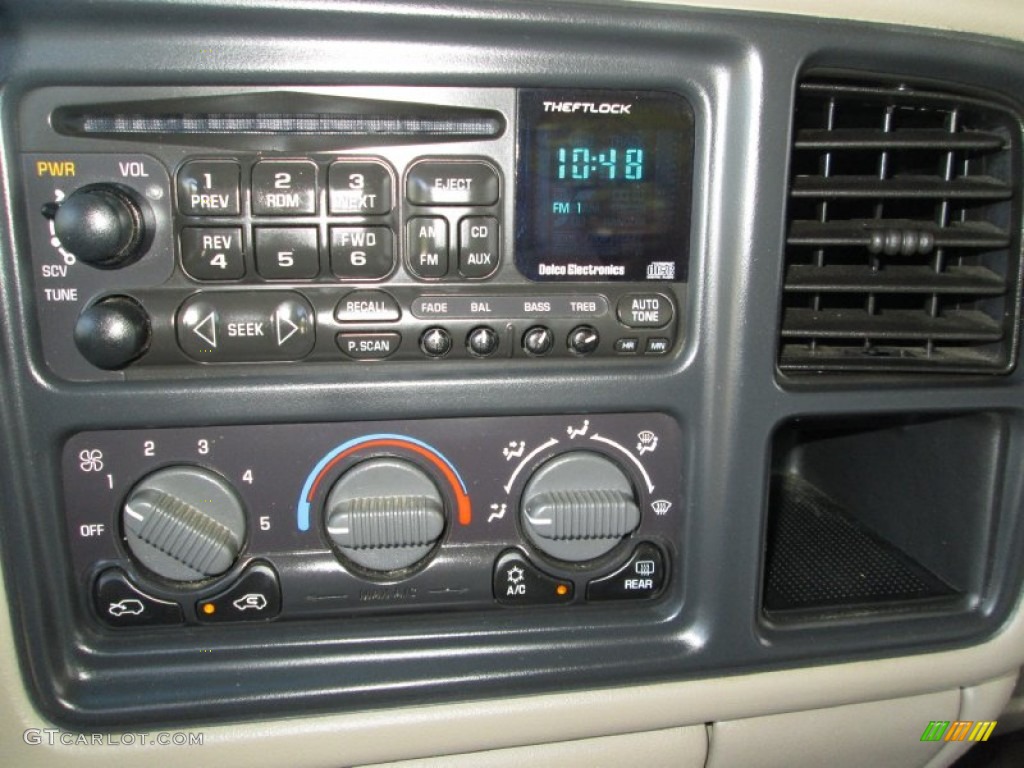 2002 Chevrolet Silverado 2500 LS Crew Cab 4x4 Controls Photo #80494462