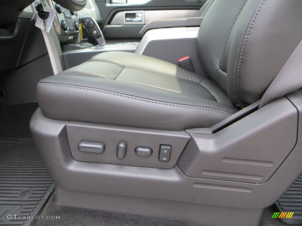2013 Ford F150 SVT Raptor SuperCrew 4x4 Controls Photo #80494978