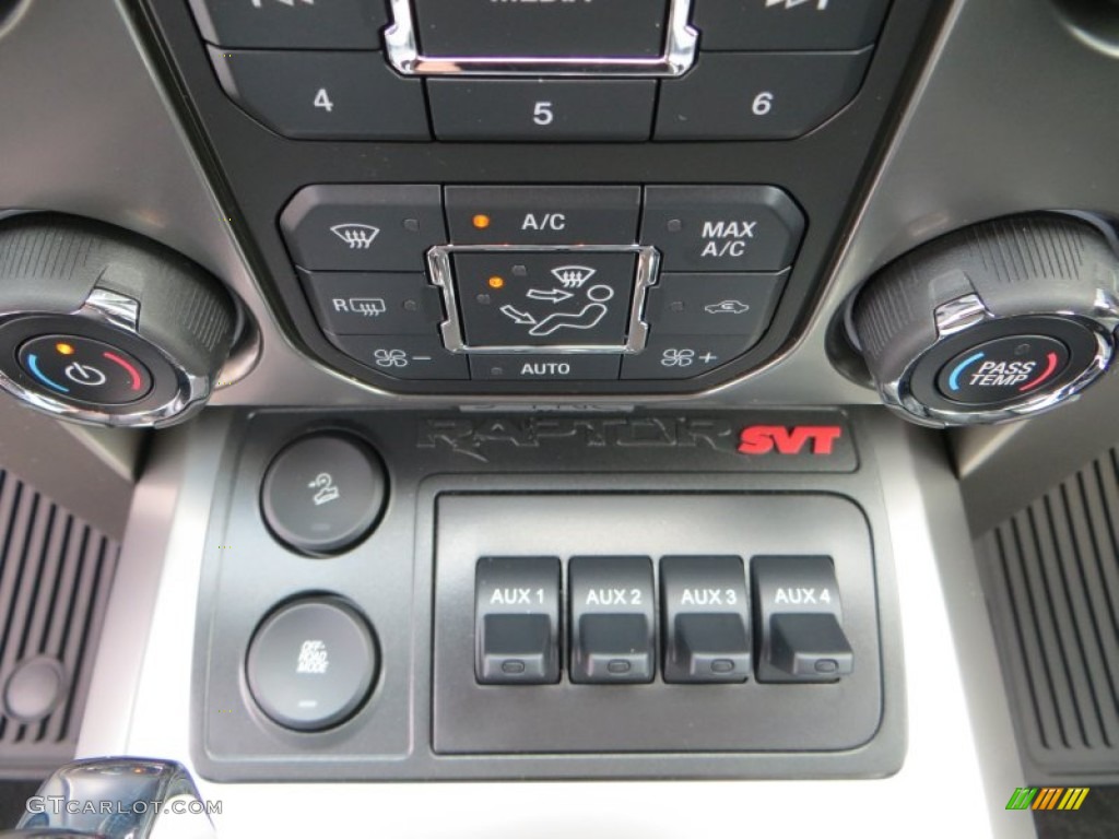 2013 Ford F150 SVT Raptor SuperCrew 4x4 Controls Photo #80495116