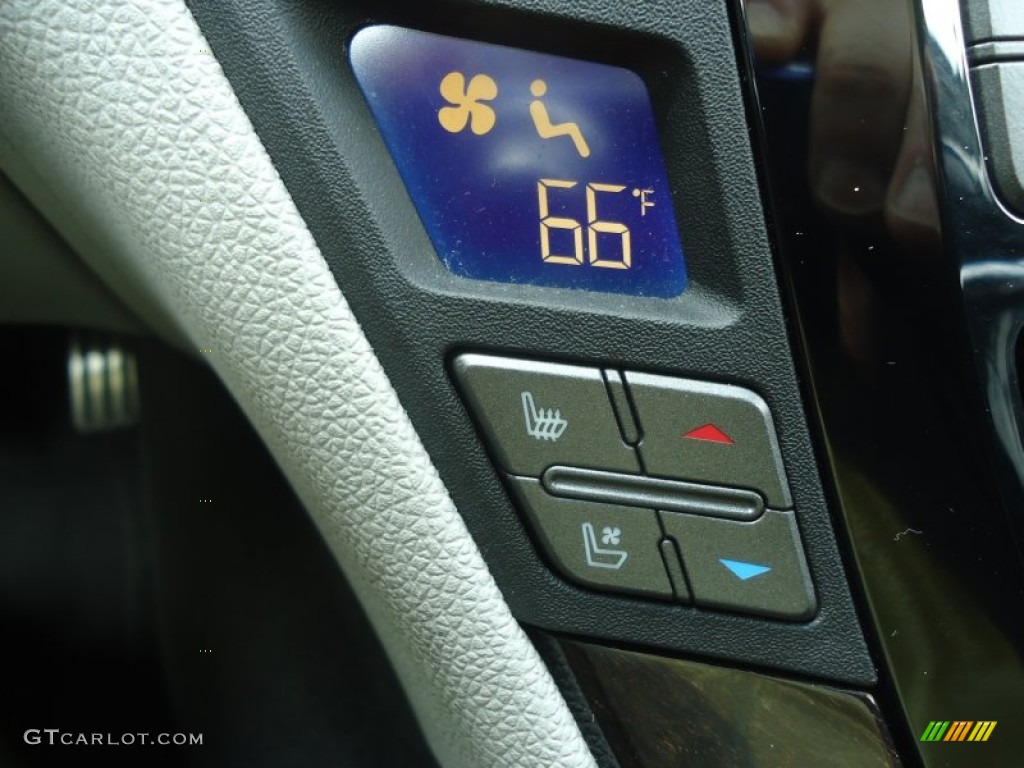 2011 Cadillac CTS -V Sedan Controls Photo #80497884
