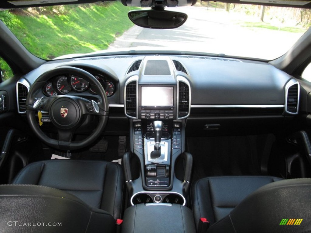 2012 Porsche Cayenne Standard Cayenne Model Black Dashboard Photo #80498158