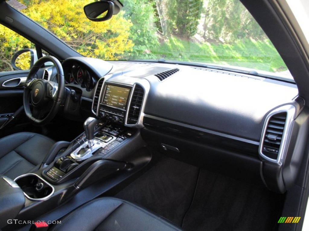 2012 Porsche Cayenne Standard Cayenne Model Black Dashboard Photo #80498284