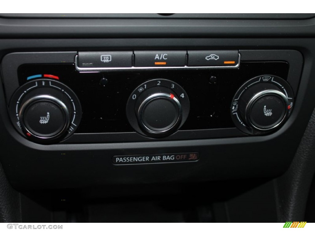 2013 Volkswagen GTI 4 Door Controls Photo #80498839