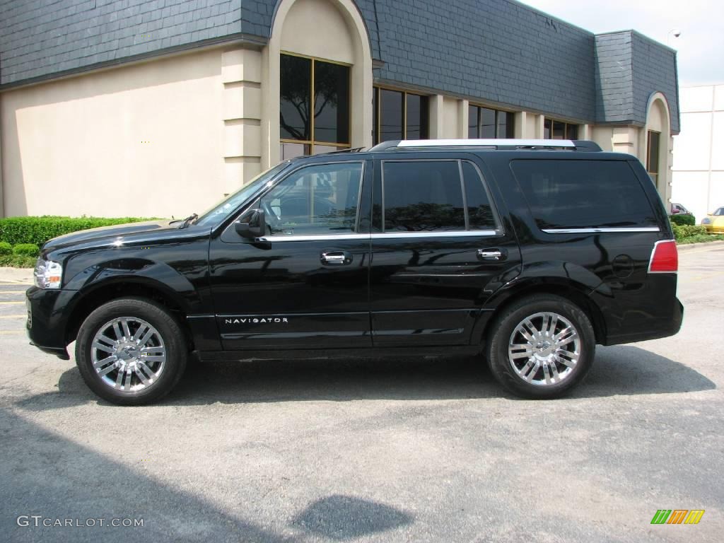 2007 Navigator Luxury - Black / Charcoal photo #4