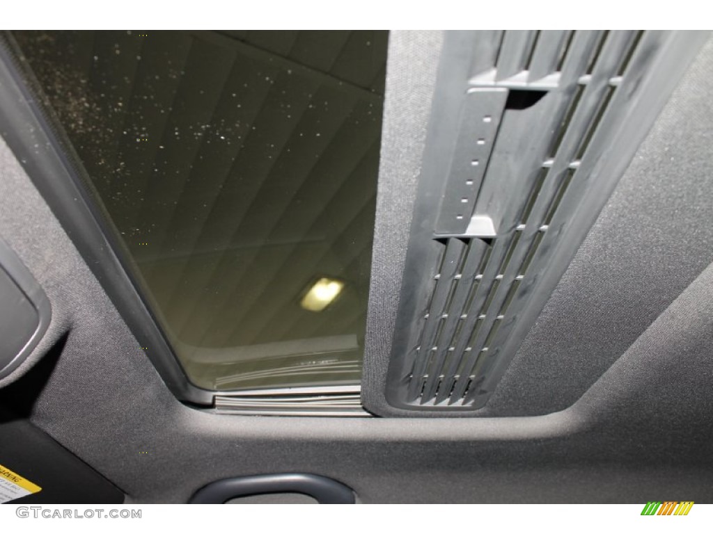 2013 Volkswagen GTI 4 Door Sunroof Photos